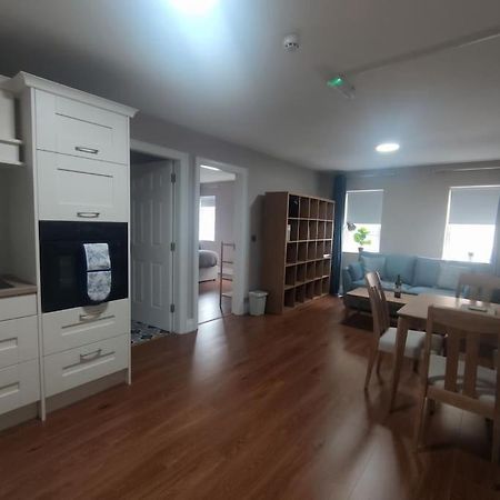 Blacklion Prime Location Apartment Екстер'єр фото