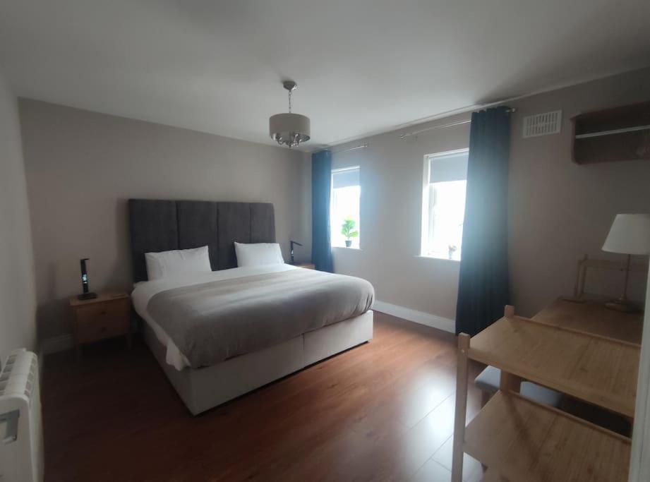 Blacklion Prime Location Apartment Екстер'єр фото