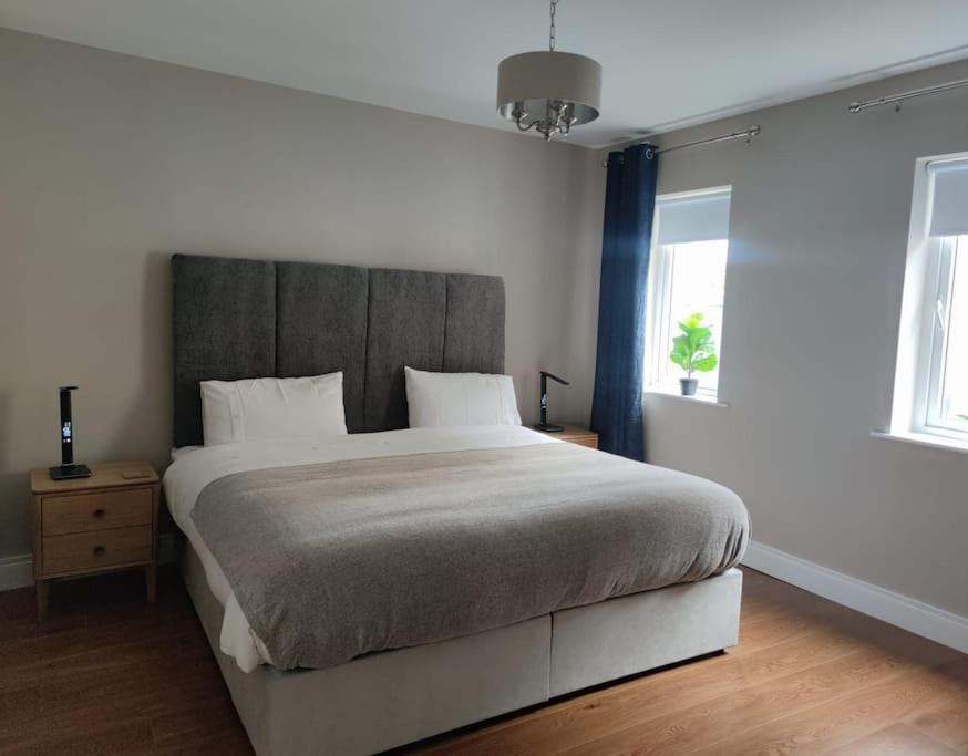 Blacklion Prime Location Apartment Екстер'єр фото