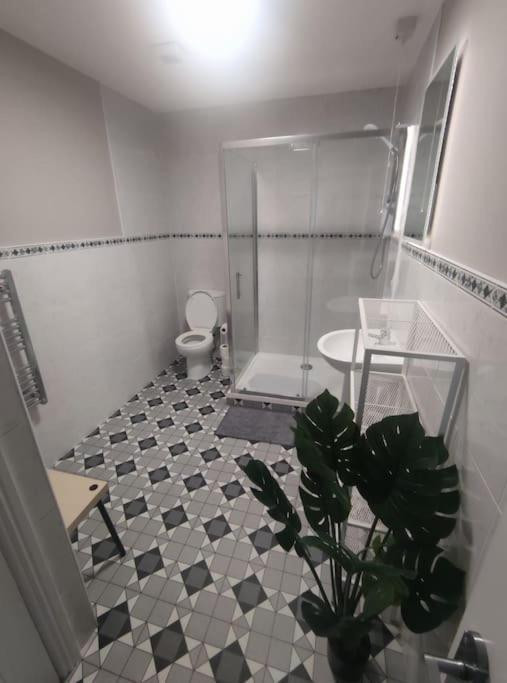 Blacklion Prime Location Apartment Екстер'єр фото